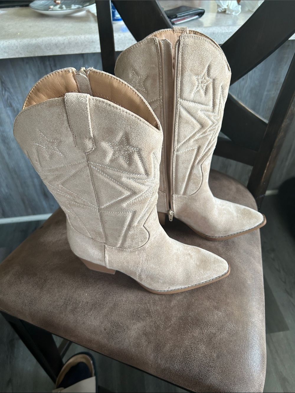 Time and Tru Beige Suede Western Ankle Boots size 7 1/2